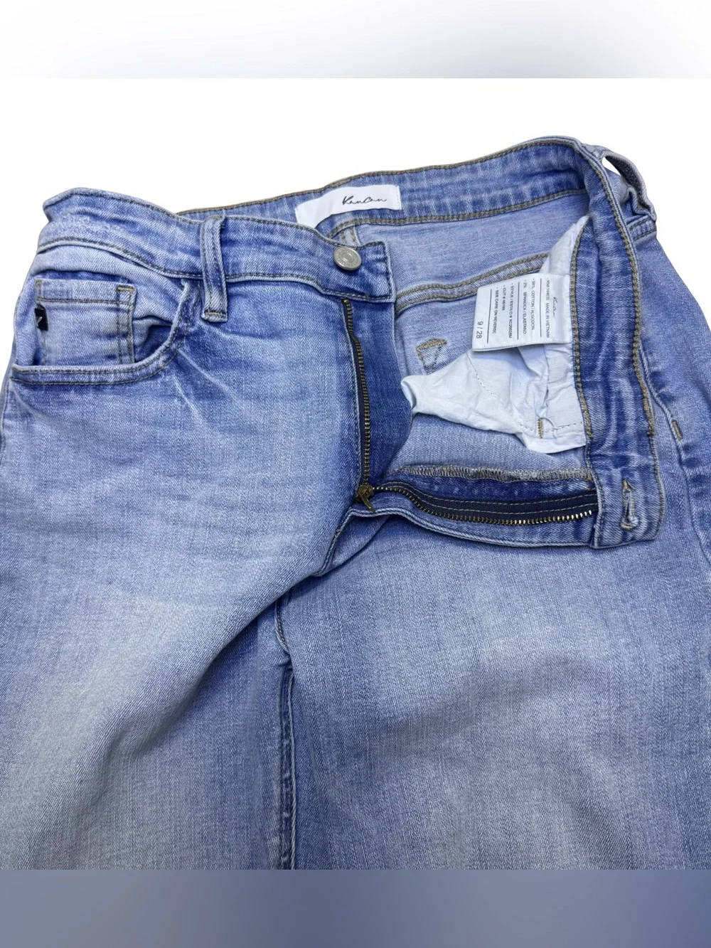 KanCan Light Medium Wash High-Rise Straight Leg cotton Denim Jeans | size 9/28